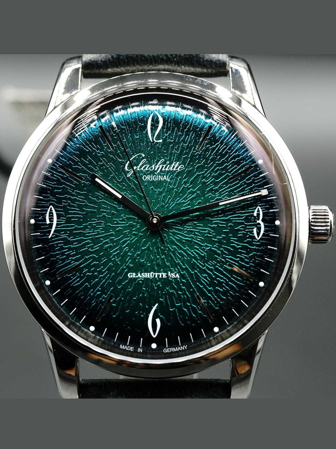 Glashütte Original Sixties Green Dial 1-39-52-03-02-04