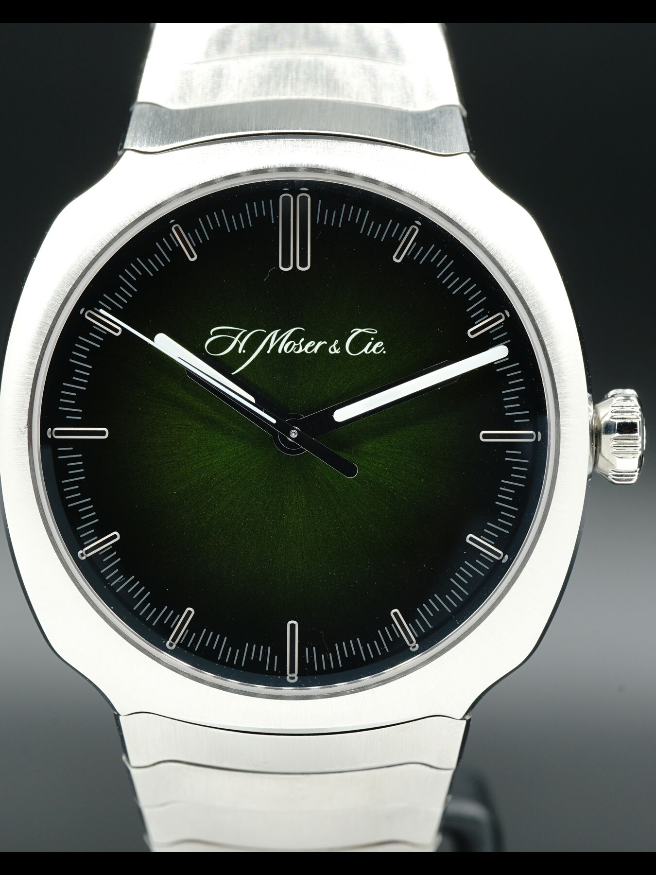H. Moser & Cie. Streamliner Centre Seconds Green Dial