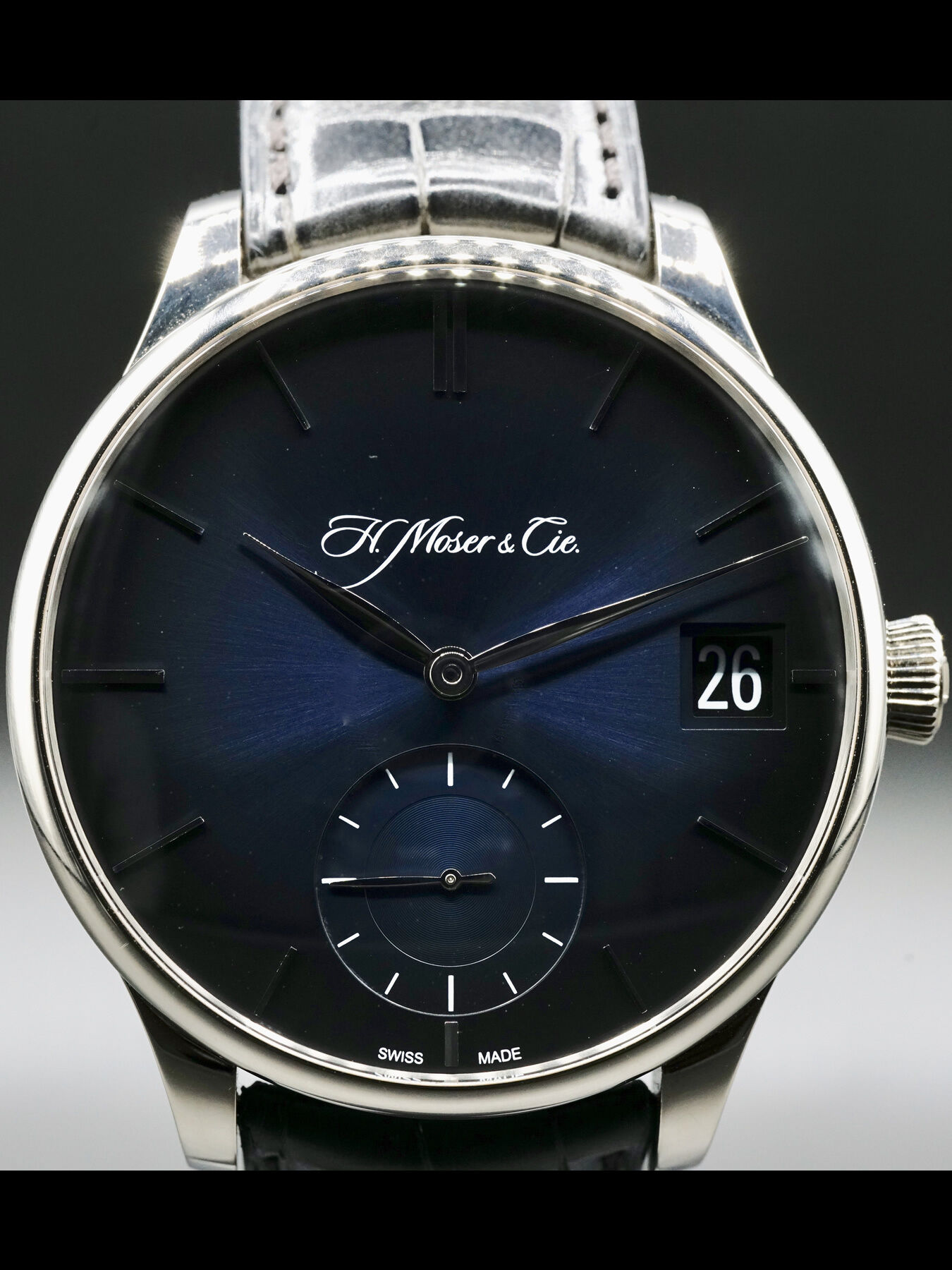 H. Moser & Cie Venturer Big Date White Gold Midnight Blue Fumé Dial 2100-0202