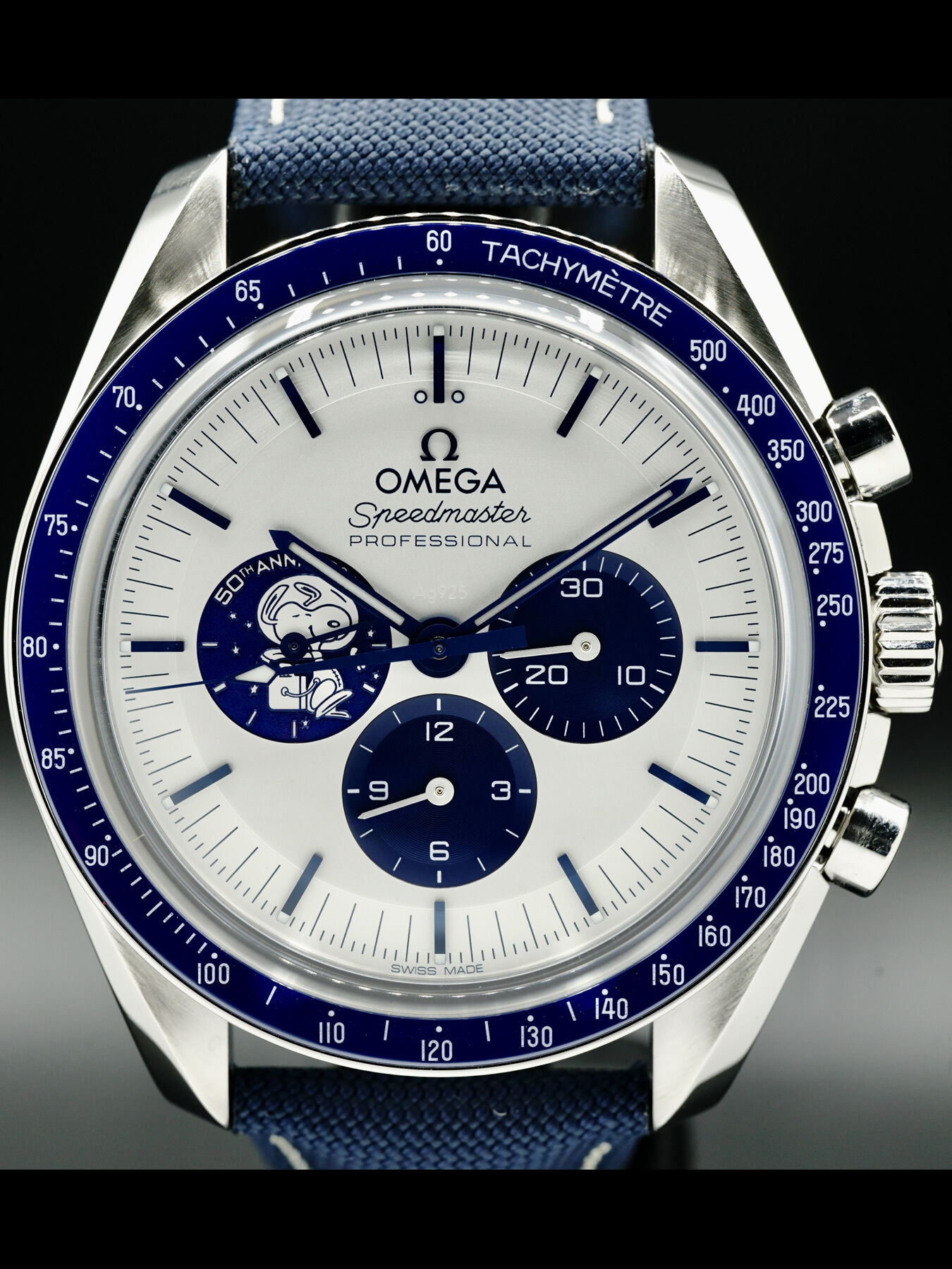 Omega Speedmaster Silver Snoopy Award 310.32.42.50.02.001