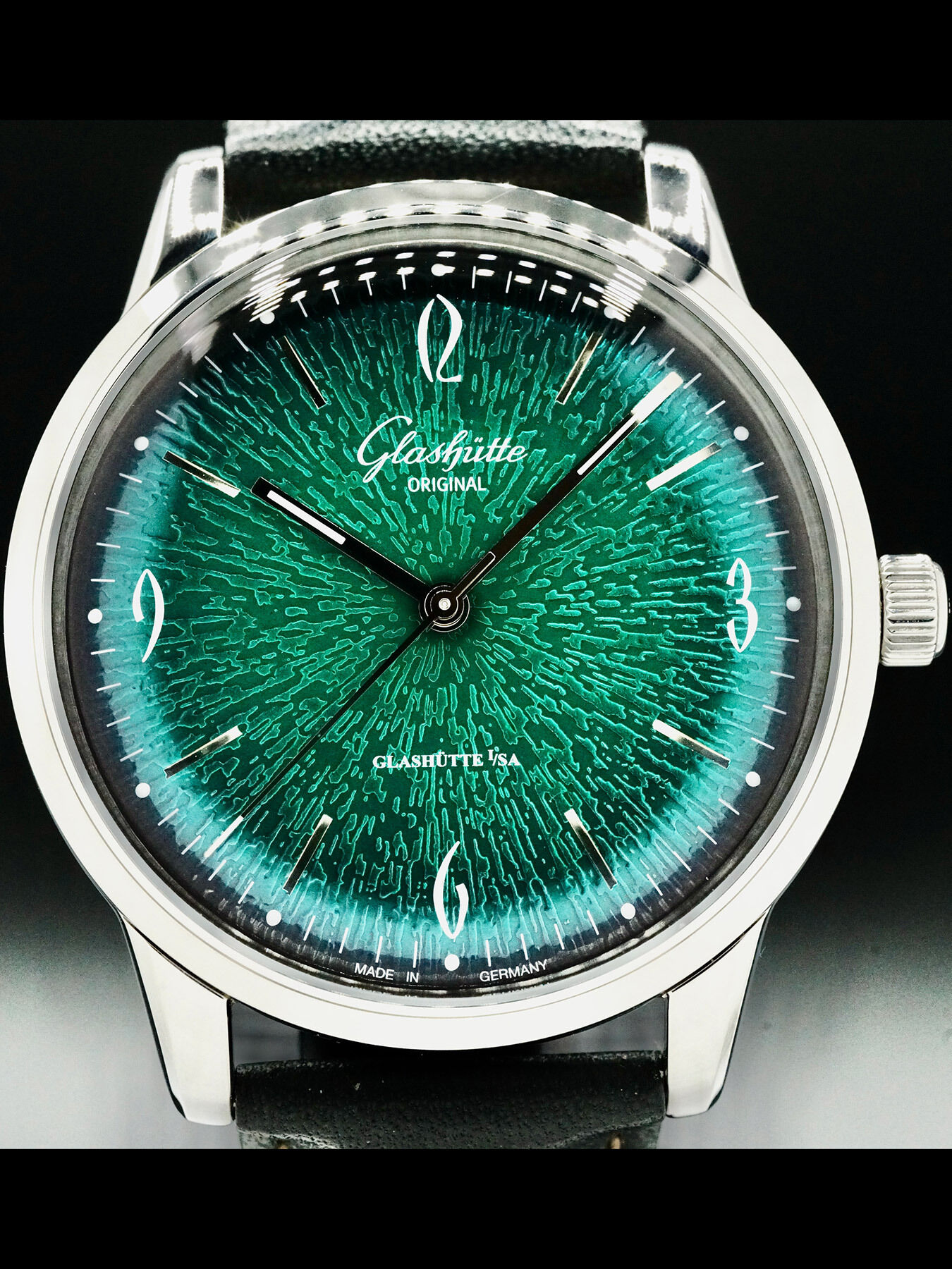 Glashütte Original 1-39-52-03-02-04 Sixties Green Dial