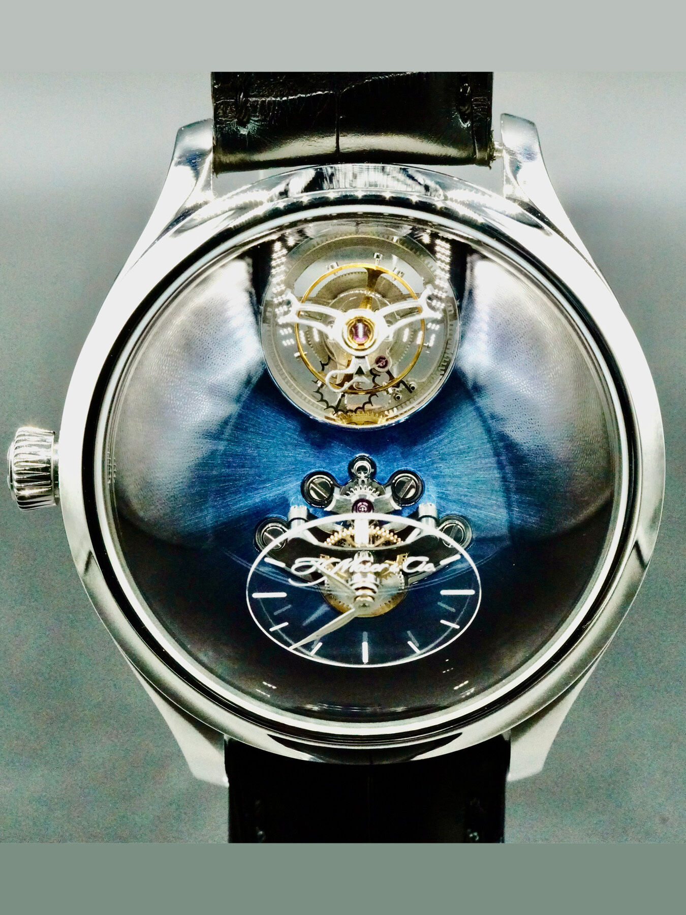 H. Moser & Cie. x MB&F Endeavour Cylindrical Tourbillon Funky Blue 1810-1200