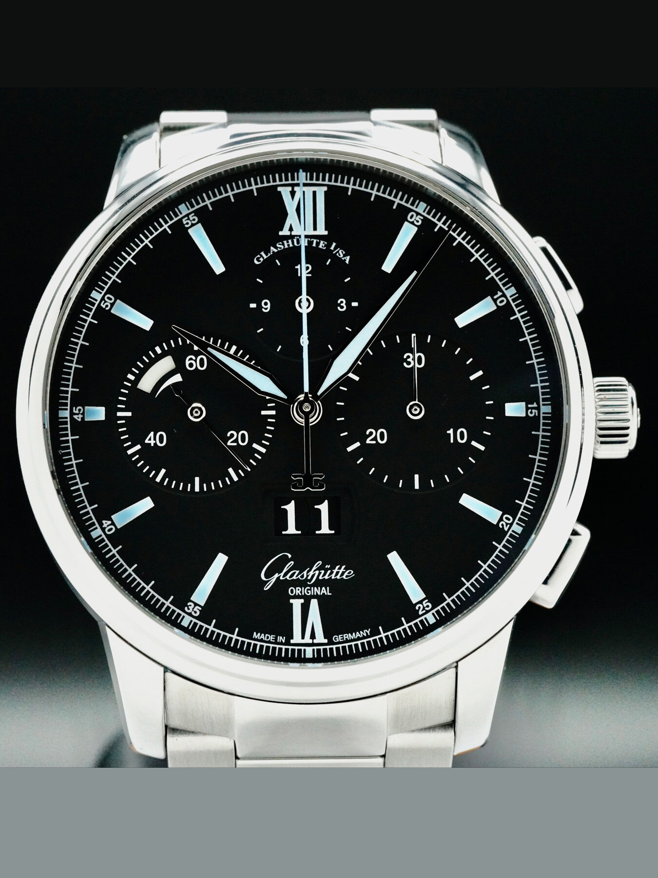 Glashütte Original 1-37-01-03-02-71 Senator Chronograph Panorama Date Black Dial on Bracelet