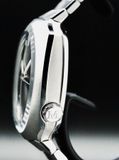 H. Moser & Cie. 6812-1200 Streamliner Perpetual Calendar image 2 thumbnail