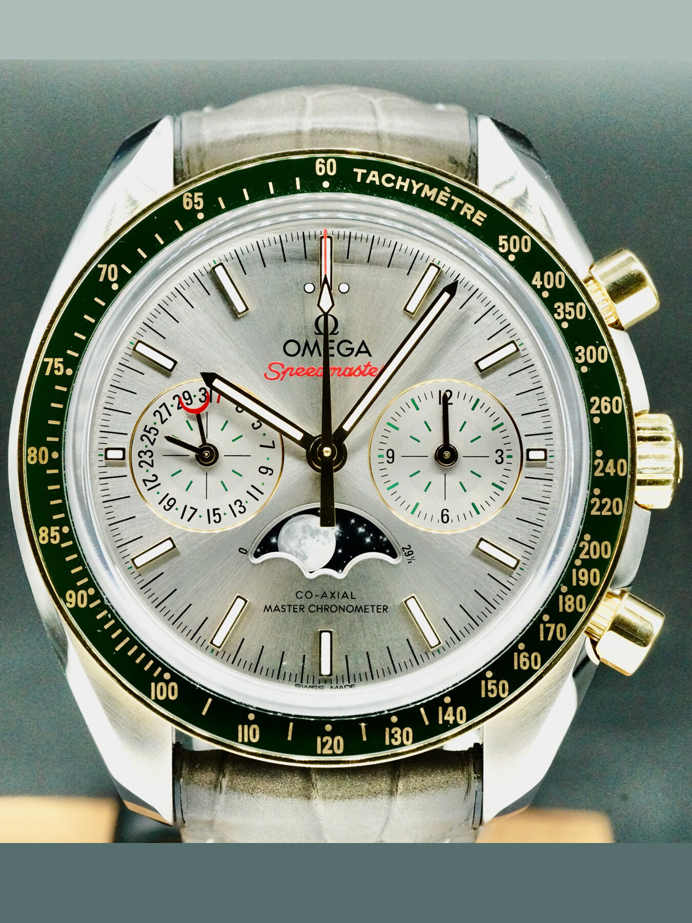Omega 304.23.44.52.06.001 Speedmaster Moonwatch Master Chronometer Moonphase