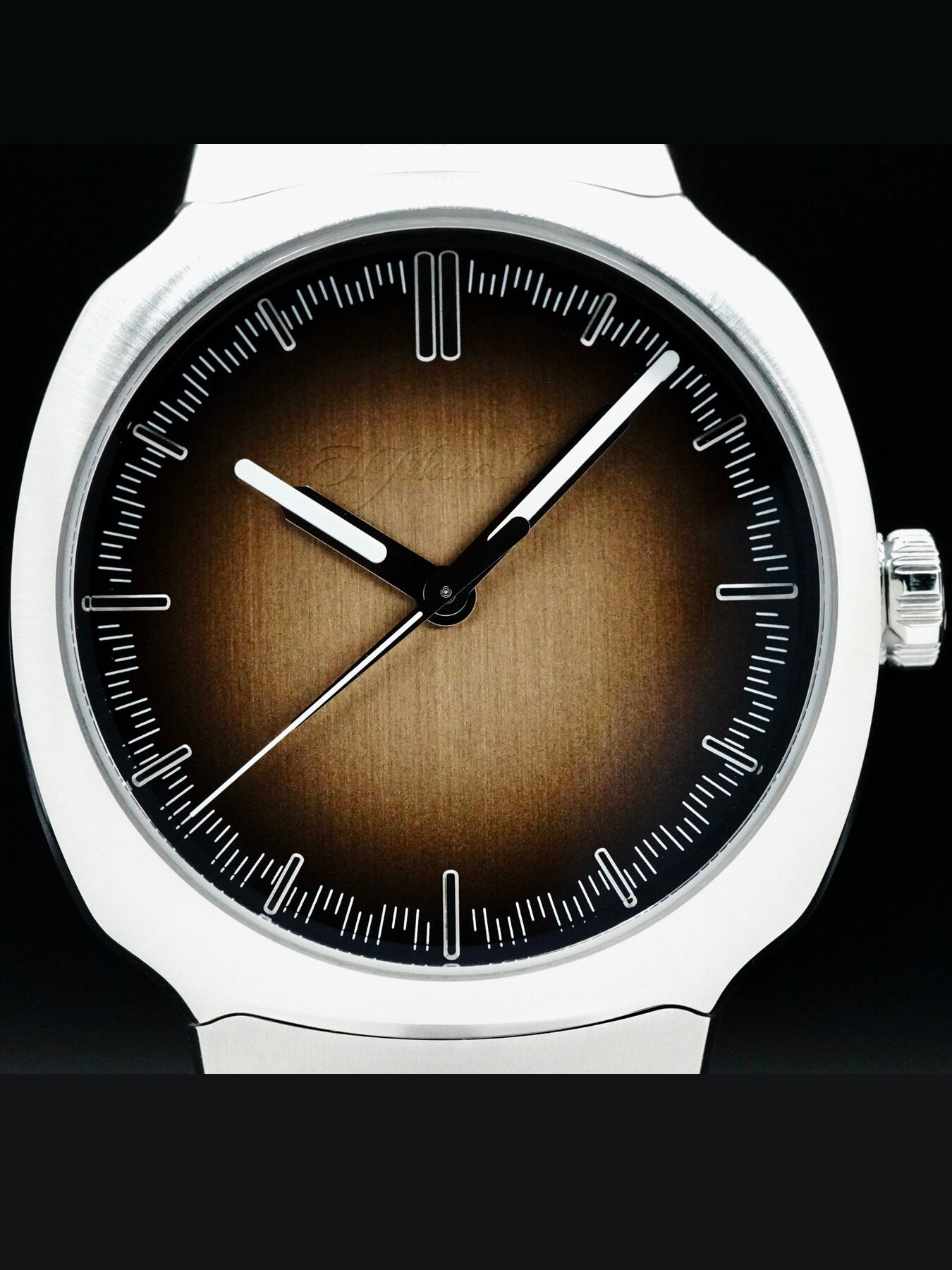 H. Moser & Cie. 6200-1207 Streamliner Centre Seconds Salmon Dial