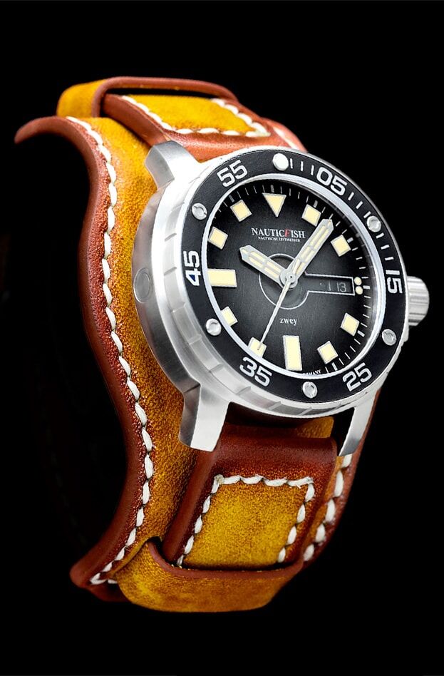 Schaumburg Watch Thûsunt Zwey Zwarz Superbird