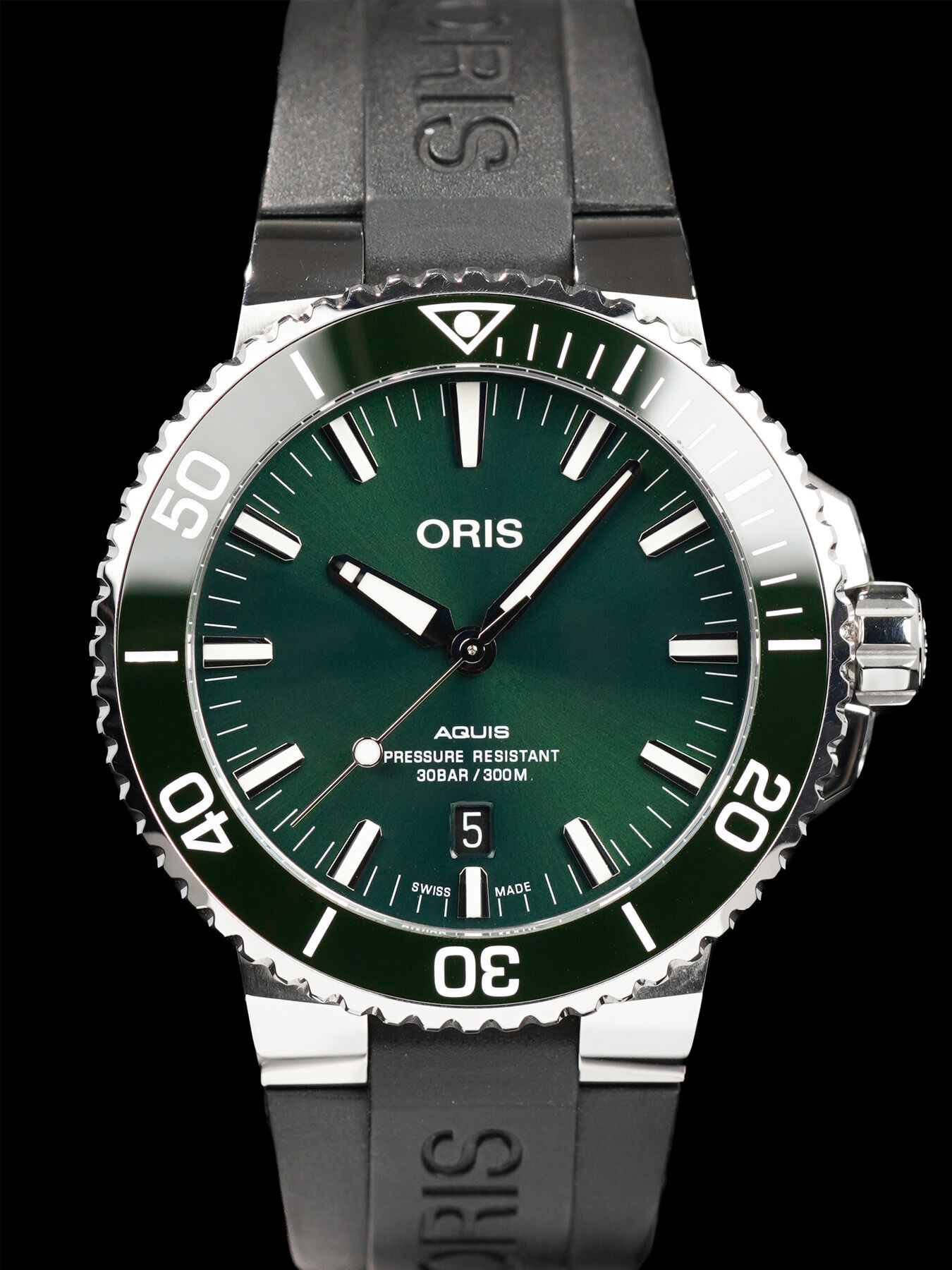 Oris Aquis Date 01 733 7730 4157