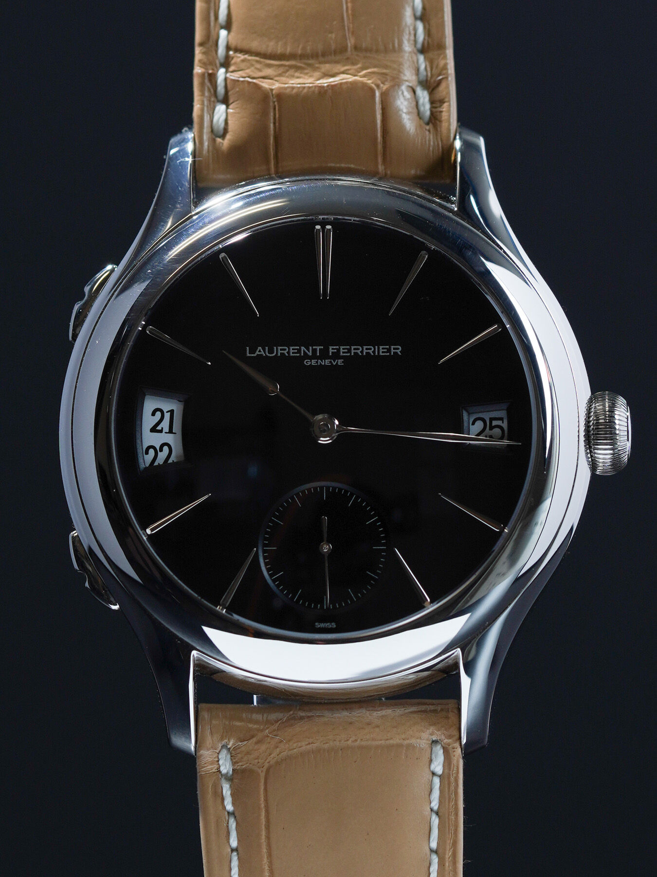 Laurent Ferrier LCF.007.AC.N1G Classic Traveller Black Opaline Black Dial