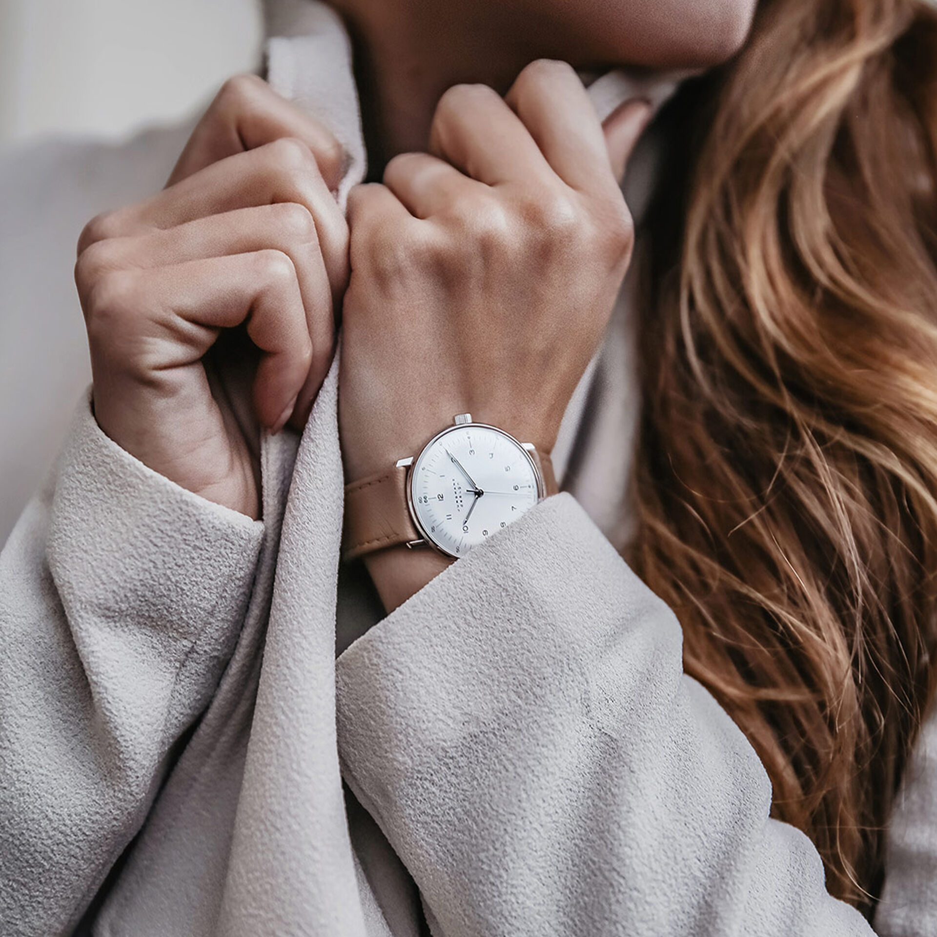 JUNGHANS Orologio Unisex 027/3701.02 - Cassa In Acciaio 34mm - Quadrante Argento - Vetro Zaffiro - Carica Manuale - Pelle Marrone