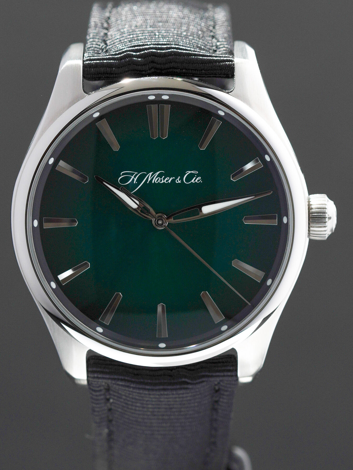 H. Moser & Cie. Pioneer Center Seconds 3200-1202