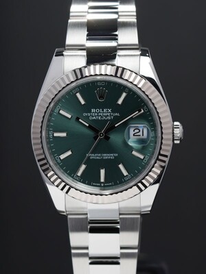 Rolex 126334-0027 Datejust 41mm Green Oyster