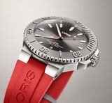 Oris 01 733 7789 4153-07 4 23 36FC Aquis Date Relief Silver Dial On Strap image 3 thumbnail