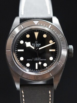 TUDOR Black Bay Ceramic M79210CNU-0001