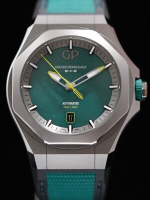 Girard Perregaux 81070-3405-1CX Laureato Absolute Aston Martin F1 Edition