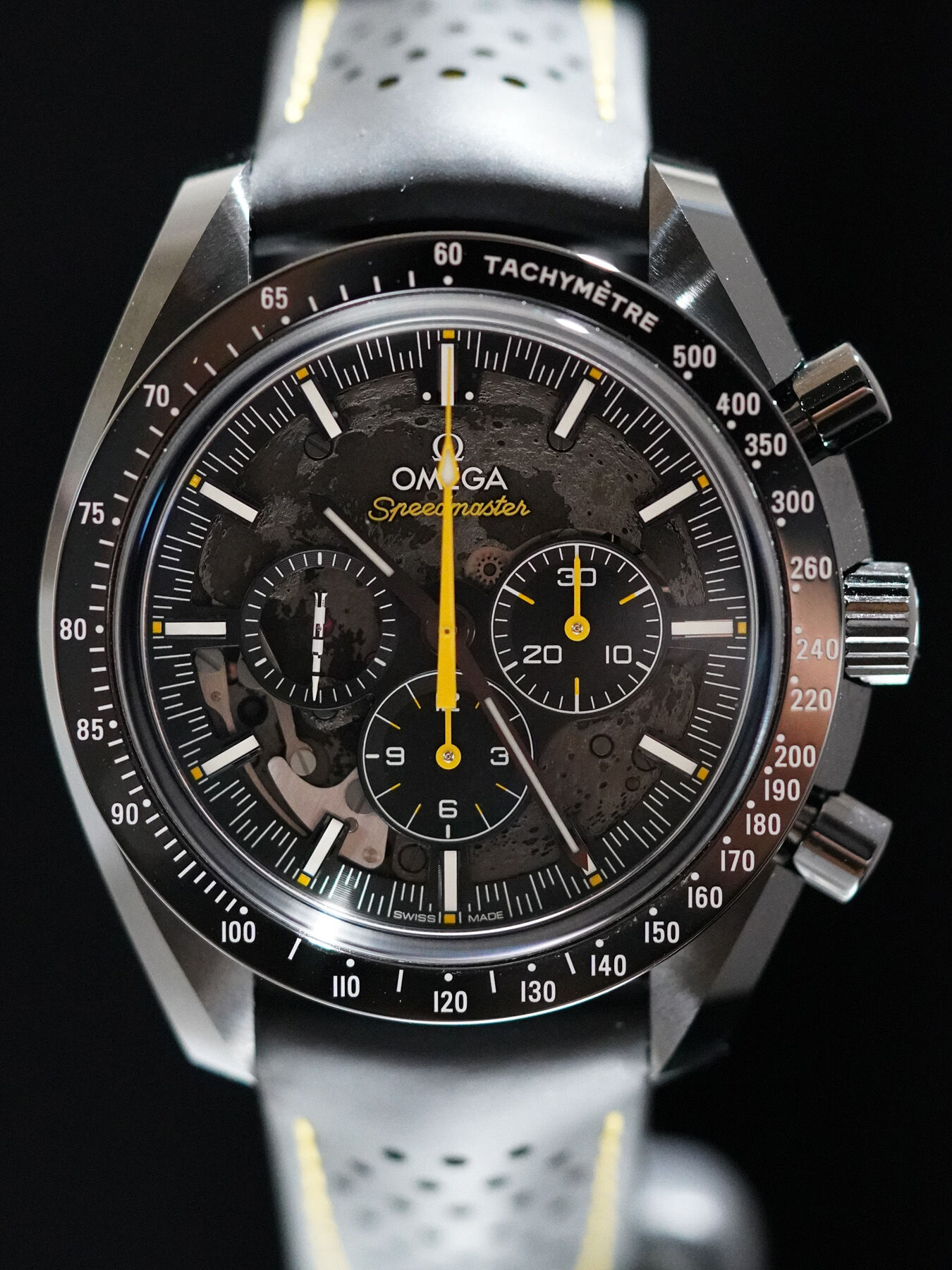 Omega 310.92.44.50.01.001 Speedmaster Dark Side Of The Moon Apollo 8
