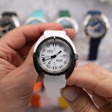 DOXA SUB 750T Whitepearl 825.10.011.23 On Strap image 6 thumbnail