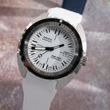 DOXA SUB 750T Whitepearl 825.10.011.23 On Strap image 5 thumbnail