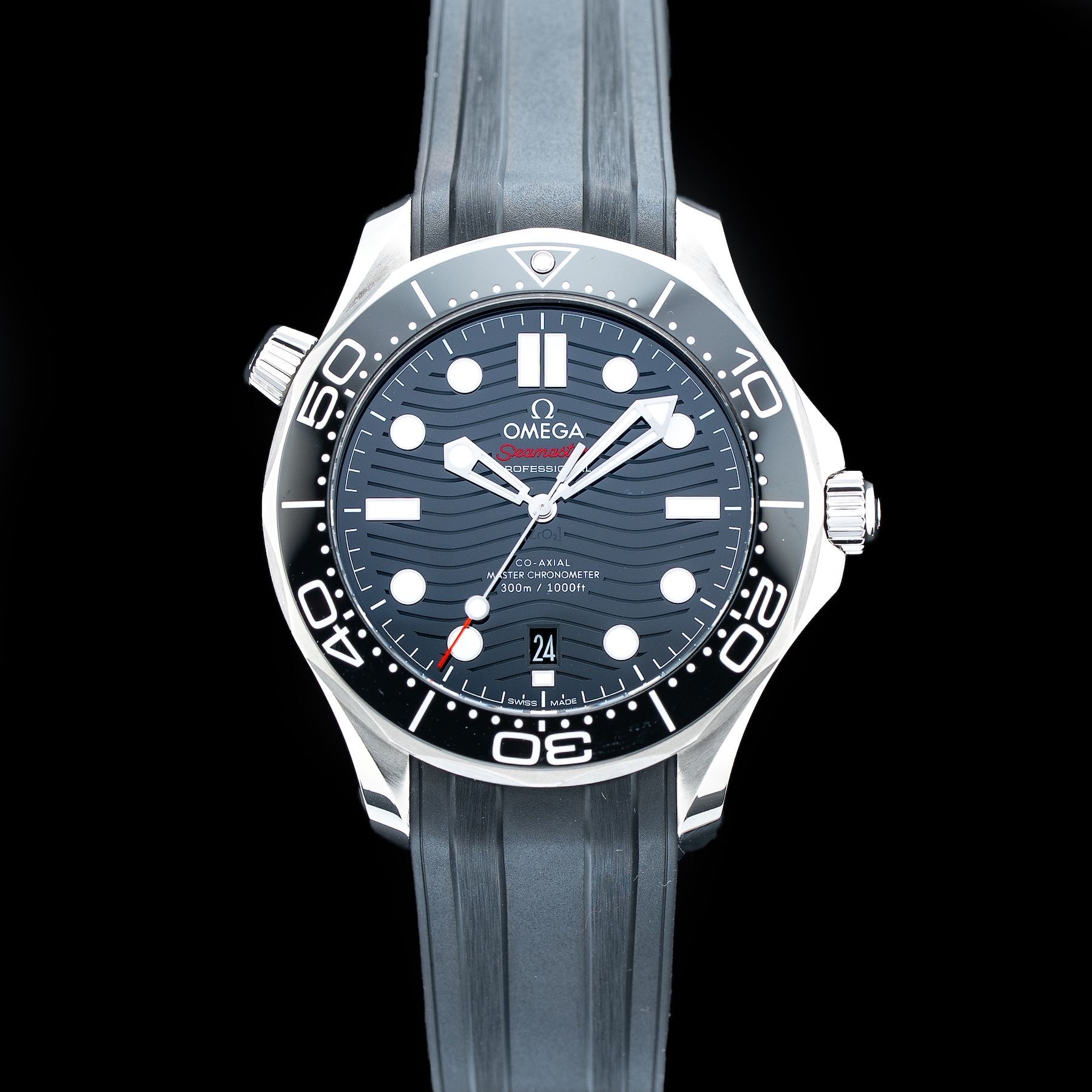 Omega 210.32.42.20.01.001 Seamaster Diver 300M Co-Axial Master Chronometer Black Dial On Rubber Strap