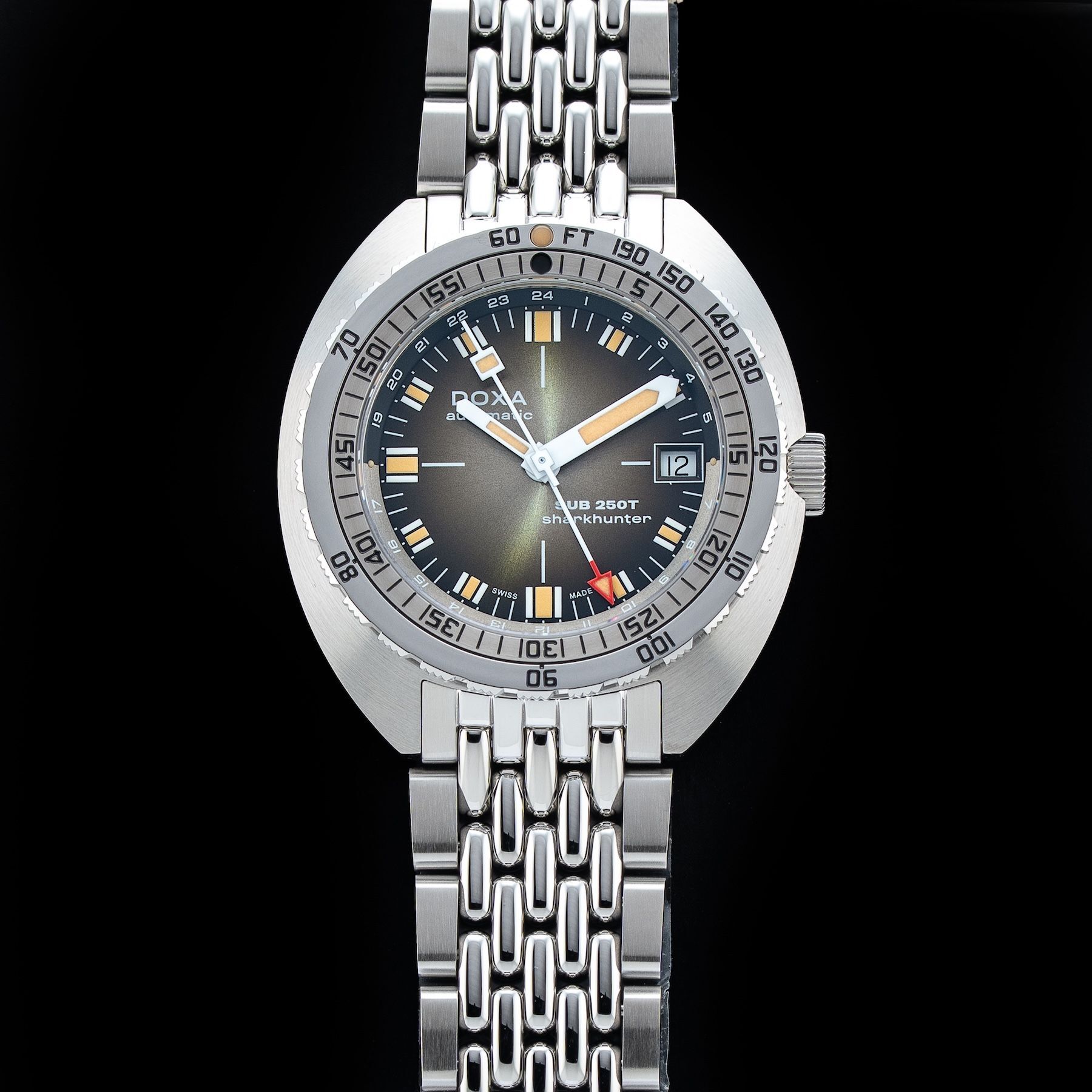 DOXA 855.10.101V.10 SUB 250T GMT Sharkhunter Vintage On Stainless Steel Bracelet