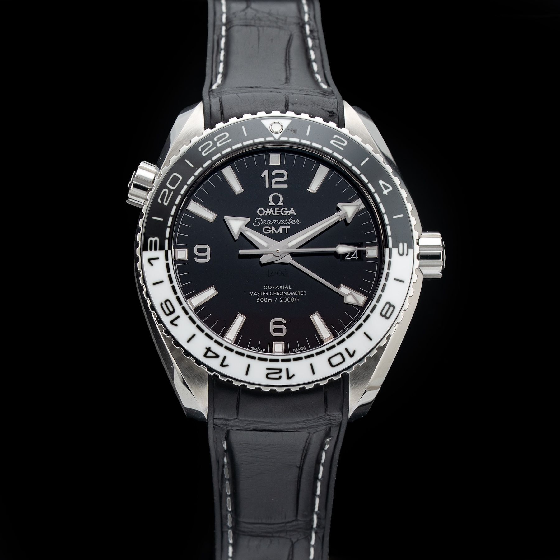 Omega Planet Ocean 600m co-axial Master Chronometer GMT 215.33.44.22.01.001