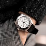 Seiko Prospex Diver's Shogun Titanium SPB191 image 4 thumbnail
