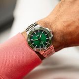 Oris Aquis Date Calibre 400 Bi-Color Green Dial on Bracelet image 2 thumbnail