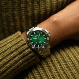 Oris Aquis Date Calibre 400 Bi-Color Green Dial on Bracelet image 3 thumbnail