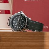 Omega 210.32.42.20.10.001 Seamaster Diver 300M Green Dial on Strap image 6 thumbnail