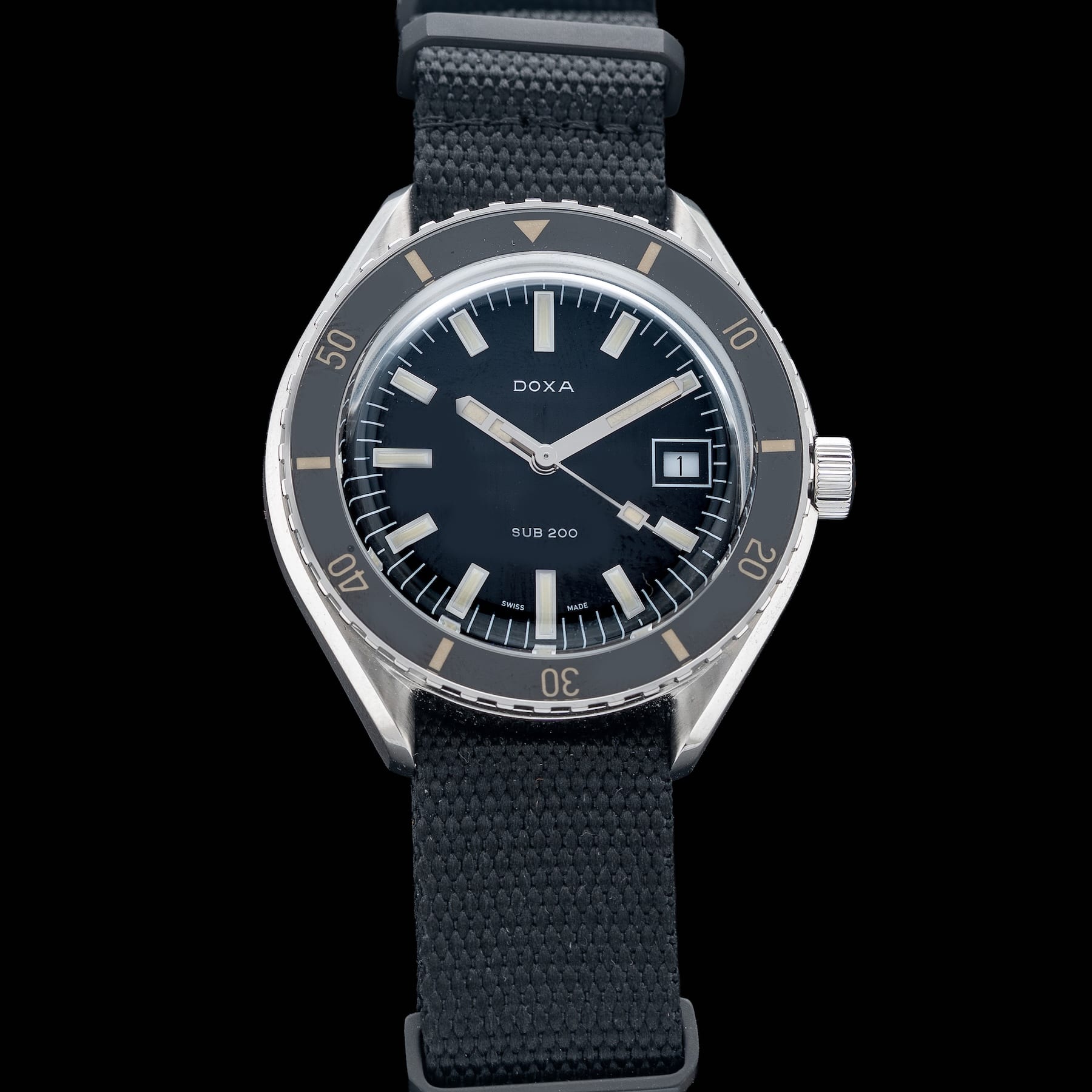 DOXA SUB 200 Sharkhunter 799.10.101.10
