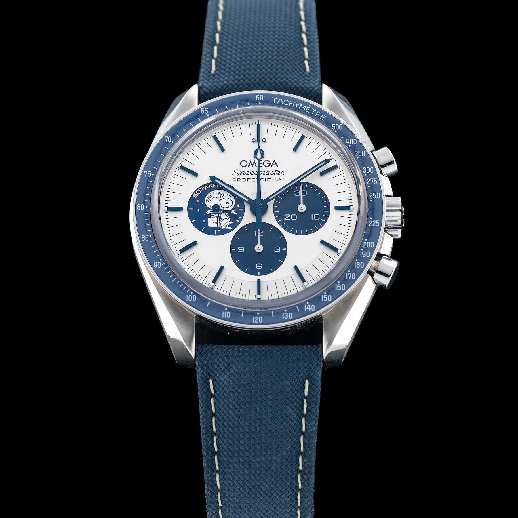 Omega Speedmaster Silver Snoopy Award 310.32.42.50.02.001