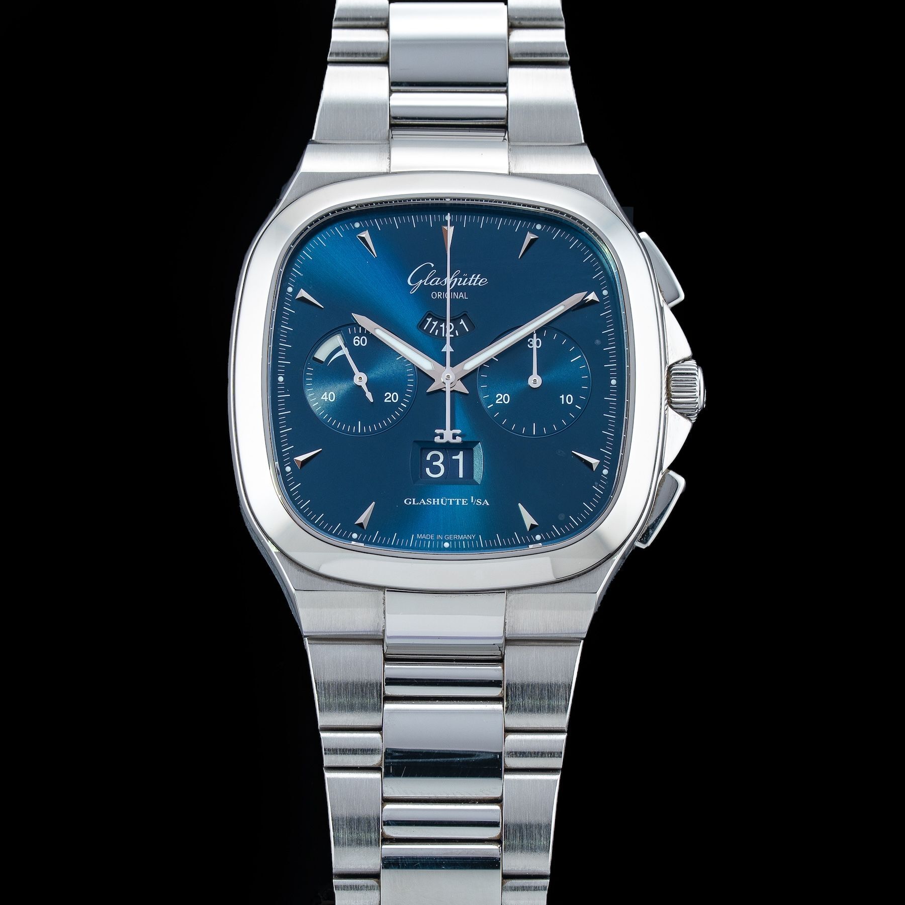 Glashütte Original Seventies Chronograph Panorama Date 1-37-02-08-02-70