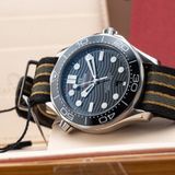 Omega 210.30.42.20.01.001 Seamaster Diver 300M Co-Axial Master Chronometer Black Dial on Bracelet image 5 thumbnail
