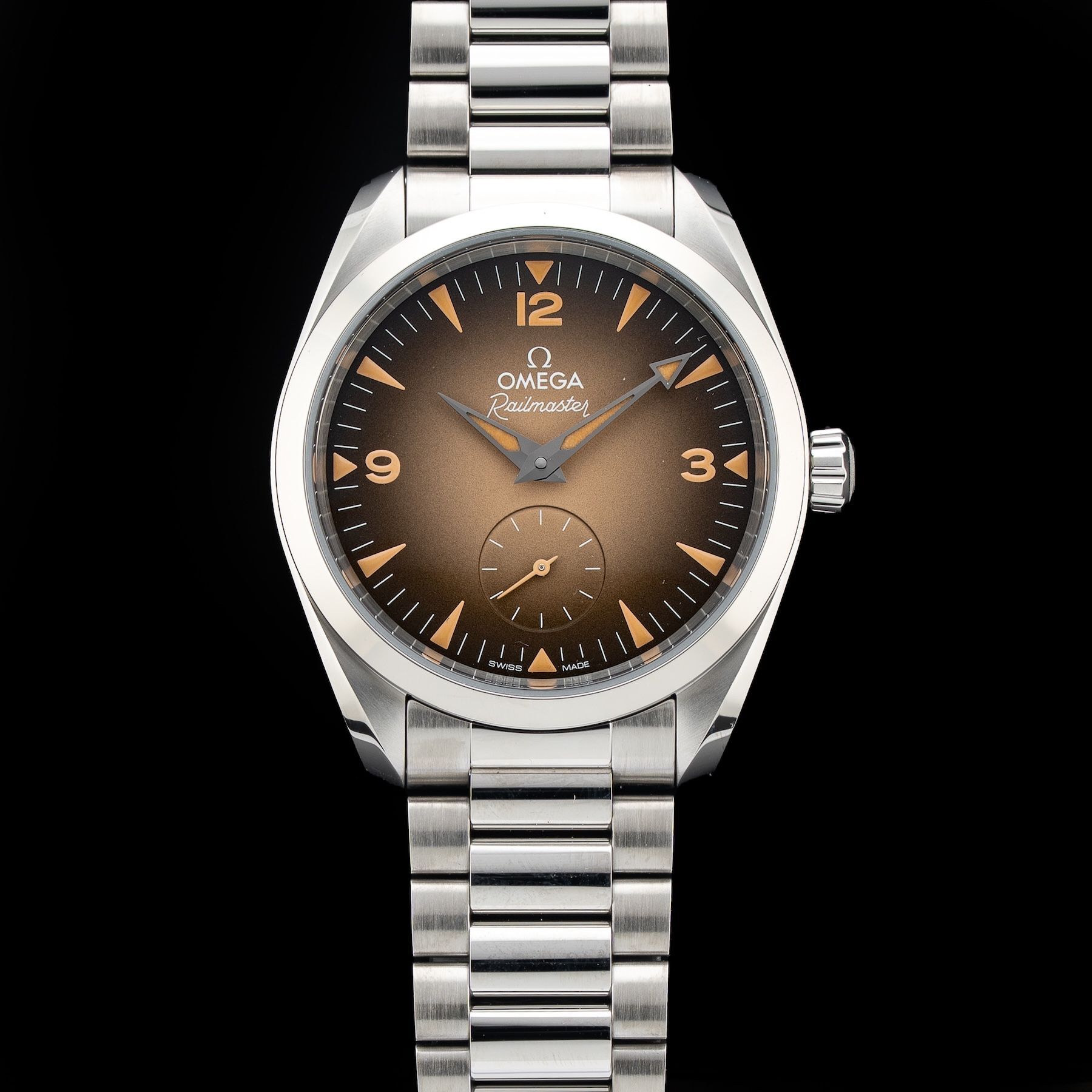 Omega 235.10.38.20.13.001 Railmaster on Bracelet