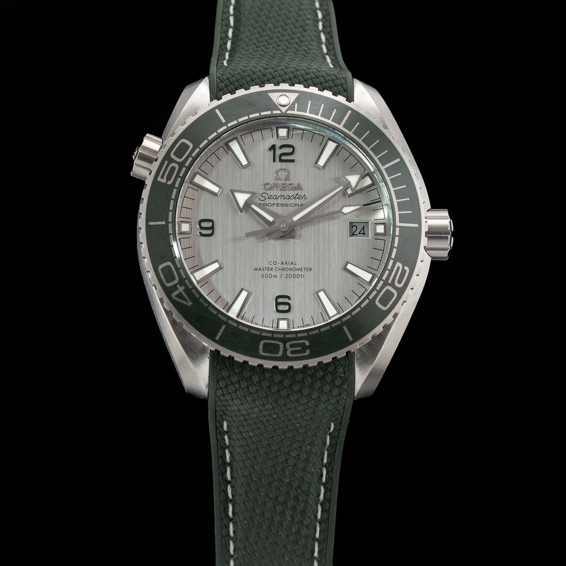 Omega 215.32.44.21.06.001 Planet Ocean Seamaster 600M Grey