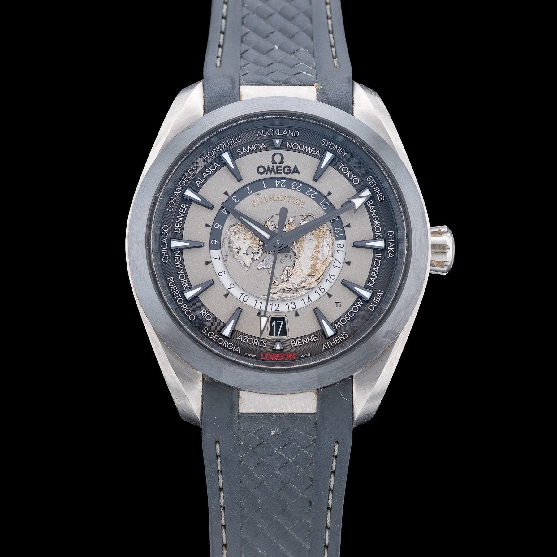 Omega Seamaster Aqua Terra 150M Worldtimer 43mm Black 220.92.43.22.99.001