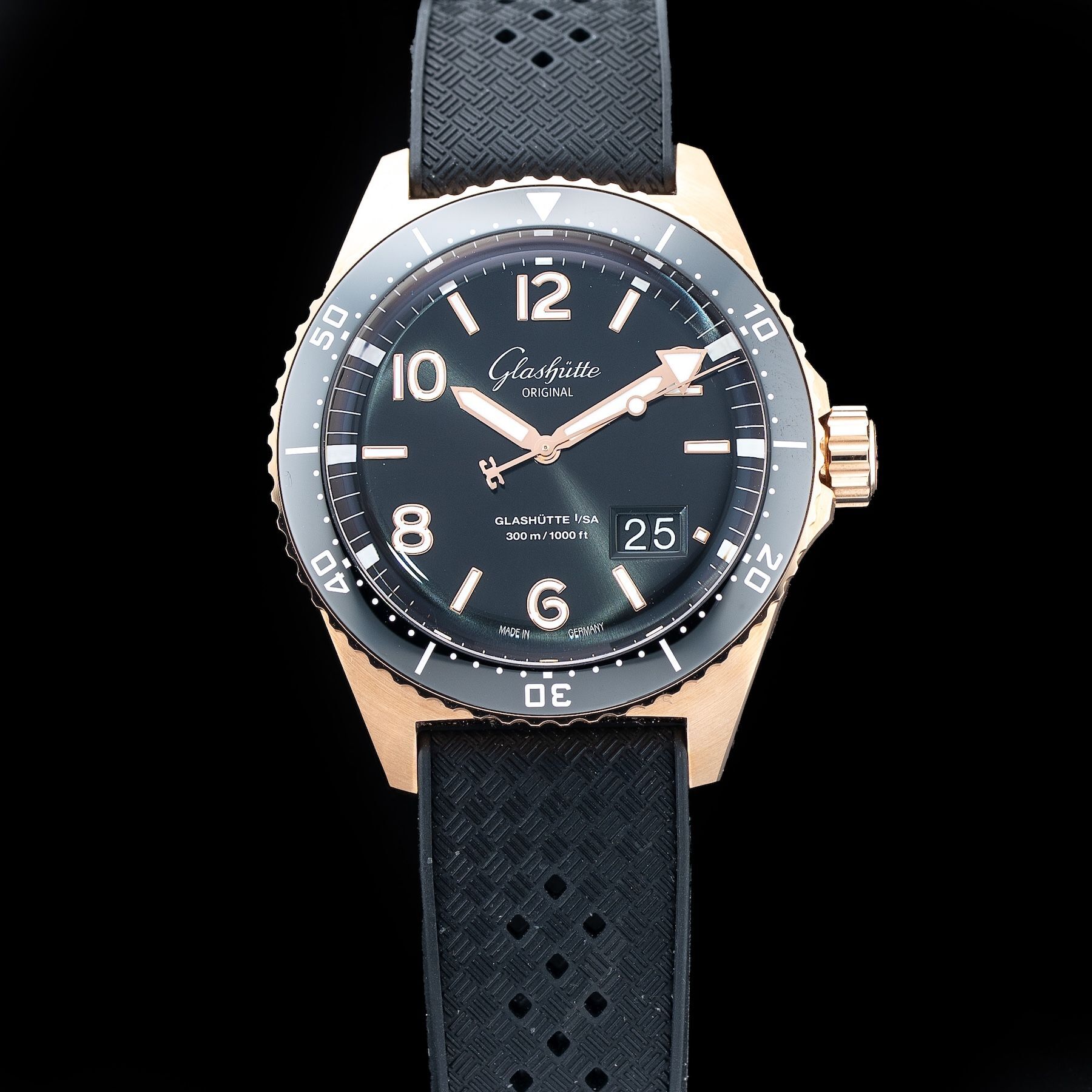 Glashütte Original 1-36-13-03-90-33 SeaQ Panorama Date Red Gold